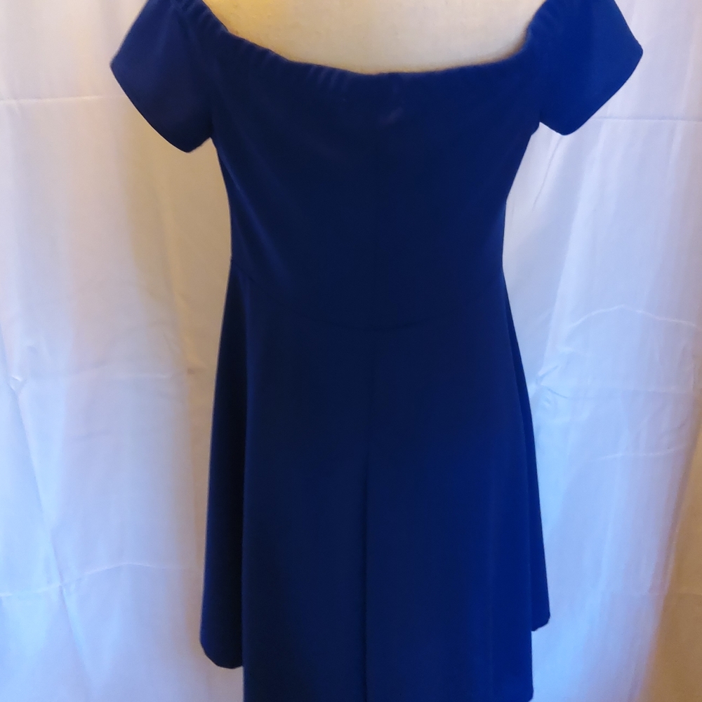 Ruby & Lace Dress - Picture 3 of 6